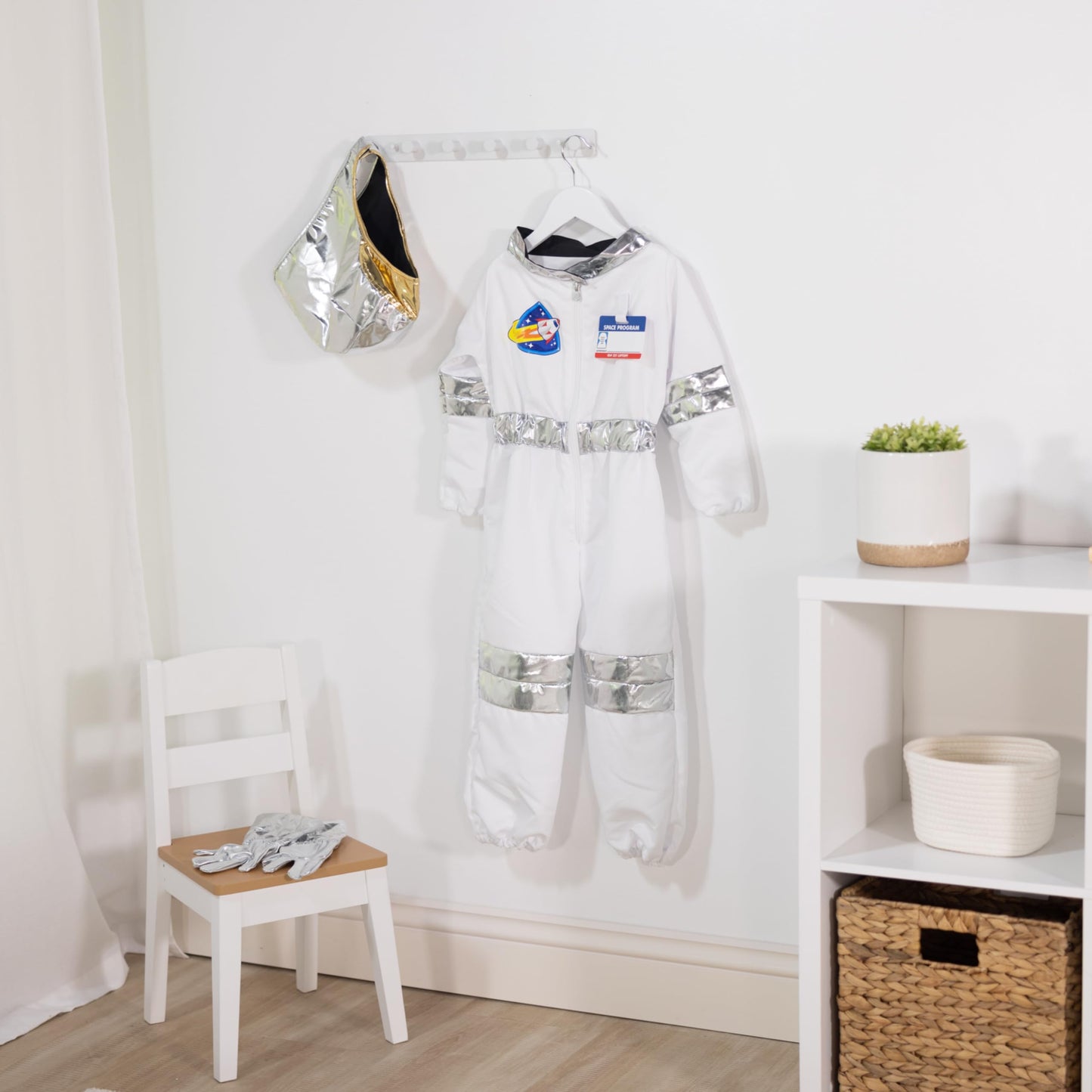 Melissa & Doug Astronaut Role Play Set - Pretend Play | Halloween Costume for Kids 3+