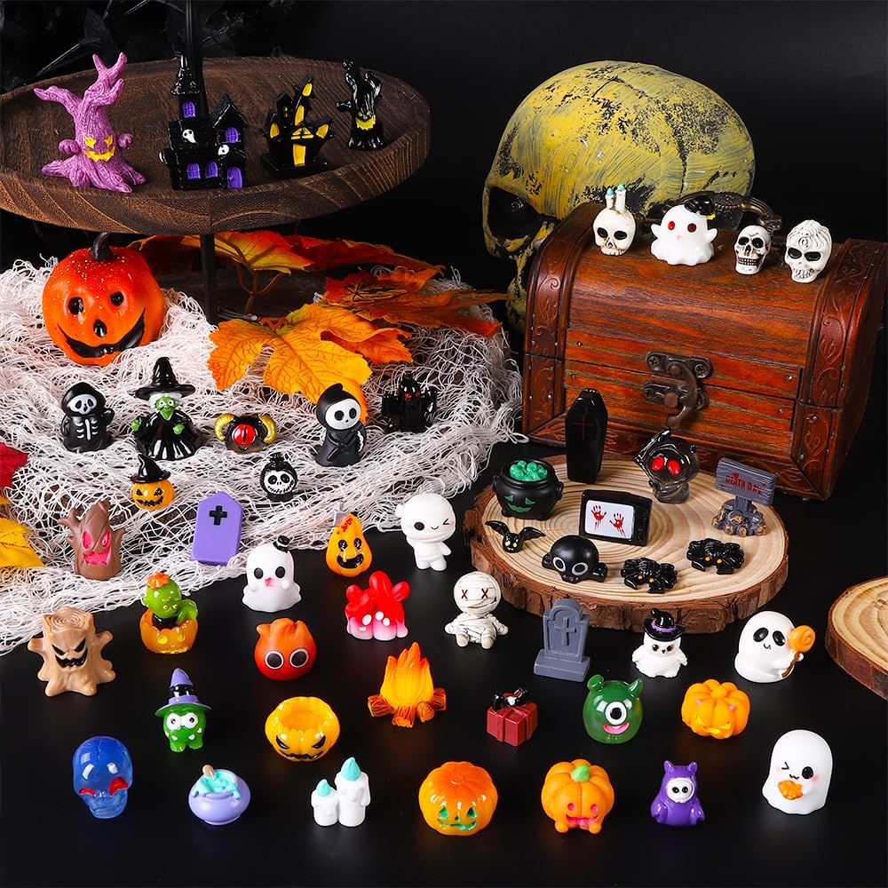 XIMISHOP 50PCS Halloween Mini Resin Figurines，Funny Little Small Halloween Resin Statue Tiny Miniature Pumpkin Ghost for Halloween Garden Landscape Desk Decor