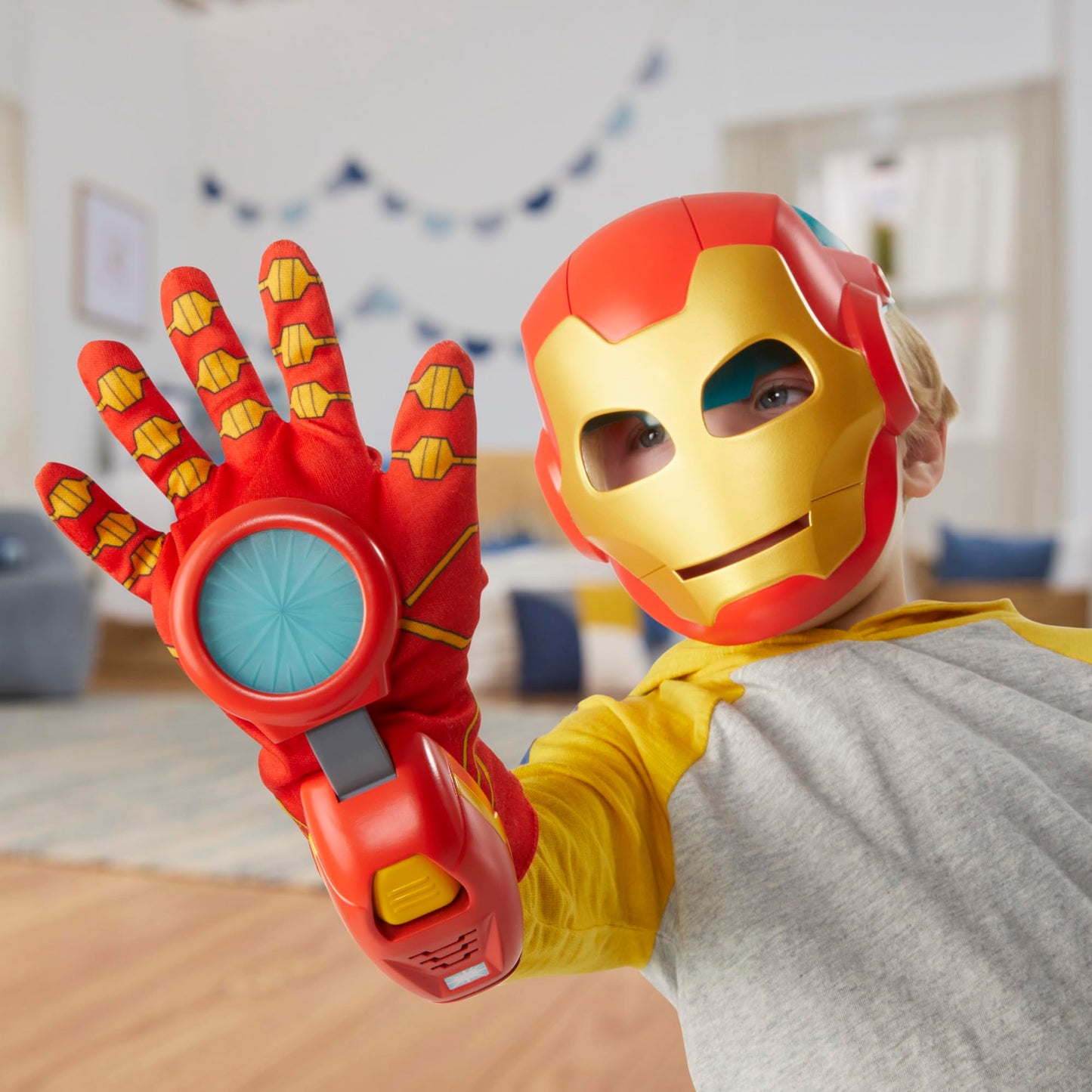 Marvel Iron Man and His Awesome Friends High-Tech Hero Role-play Set, Iron Man Mask and Electronic Glove, Super Hero Toys for Children, Ages 3+