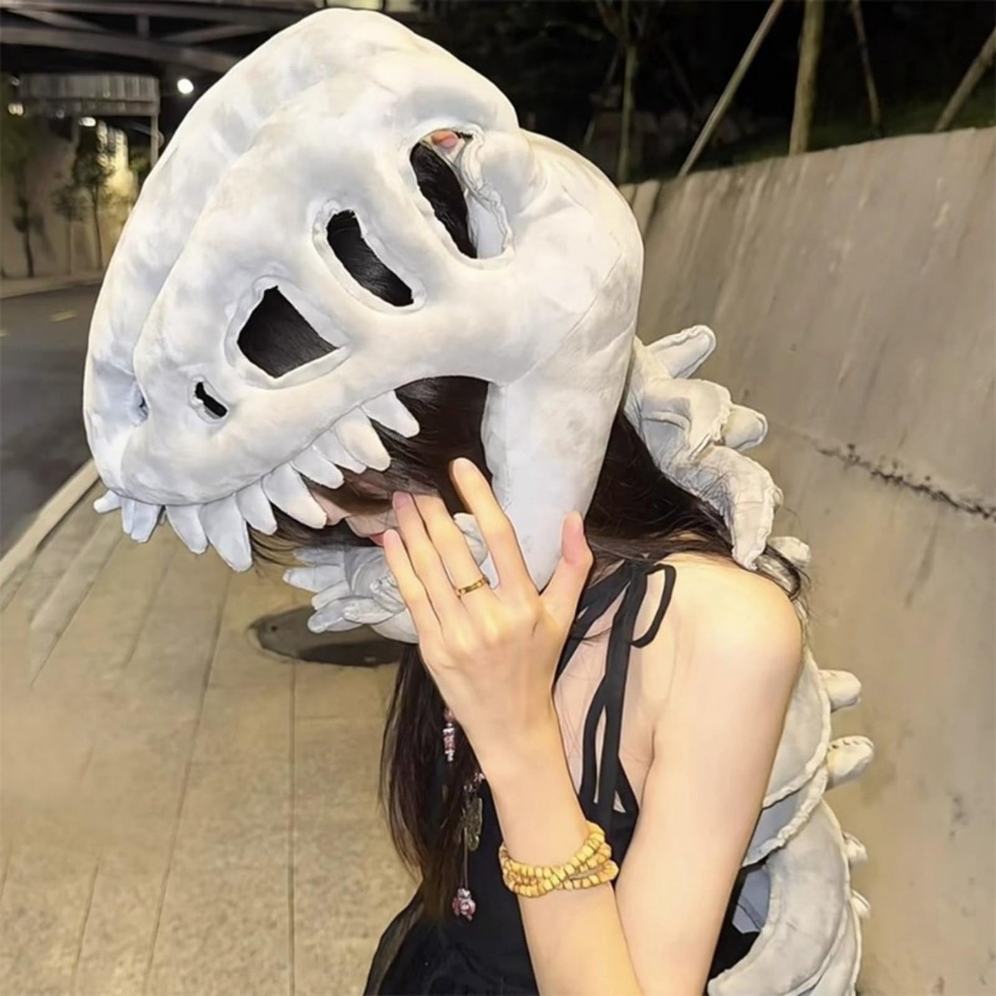 3D Wearable Realistic Skeleton Dinosaur Costume, Realistic Dinosaur Skeleton Costume Set Spinosaurus Plush Dino Funny Dino Headgear Hat for Halloween Cosplay Themed Parties