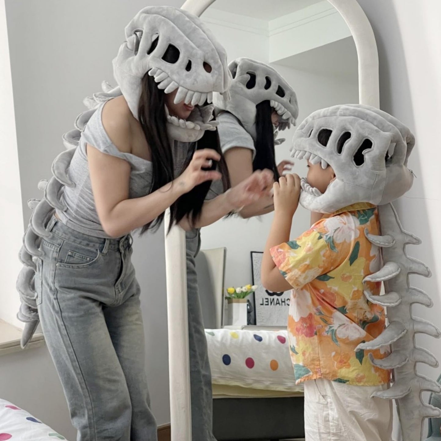 3D Wearable Realistic Skeleton Dinosaur Costume, Realistic Dinosaur Skeleton Costume Set Spinosaurus Plush Dino Funny Dino Headgear Hat for Halloween Cosplay Themed Parties