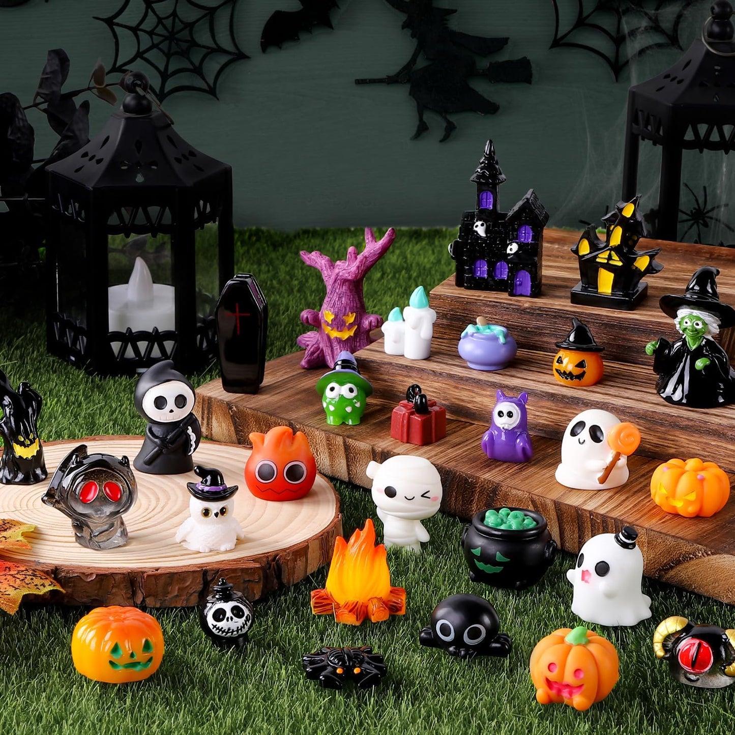 XIMISHOP 50PCS Halloween Mini Resin Figurines，Funny Little Small Halloween Resin Statue Tiny Miniature Pumpkin Ghost for Halloween Garden Landscape Desk Decor