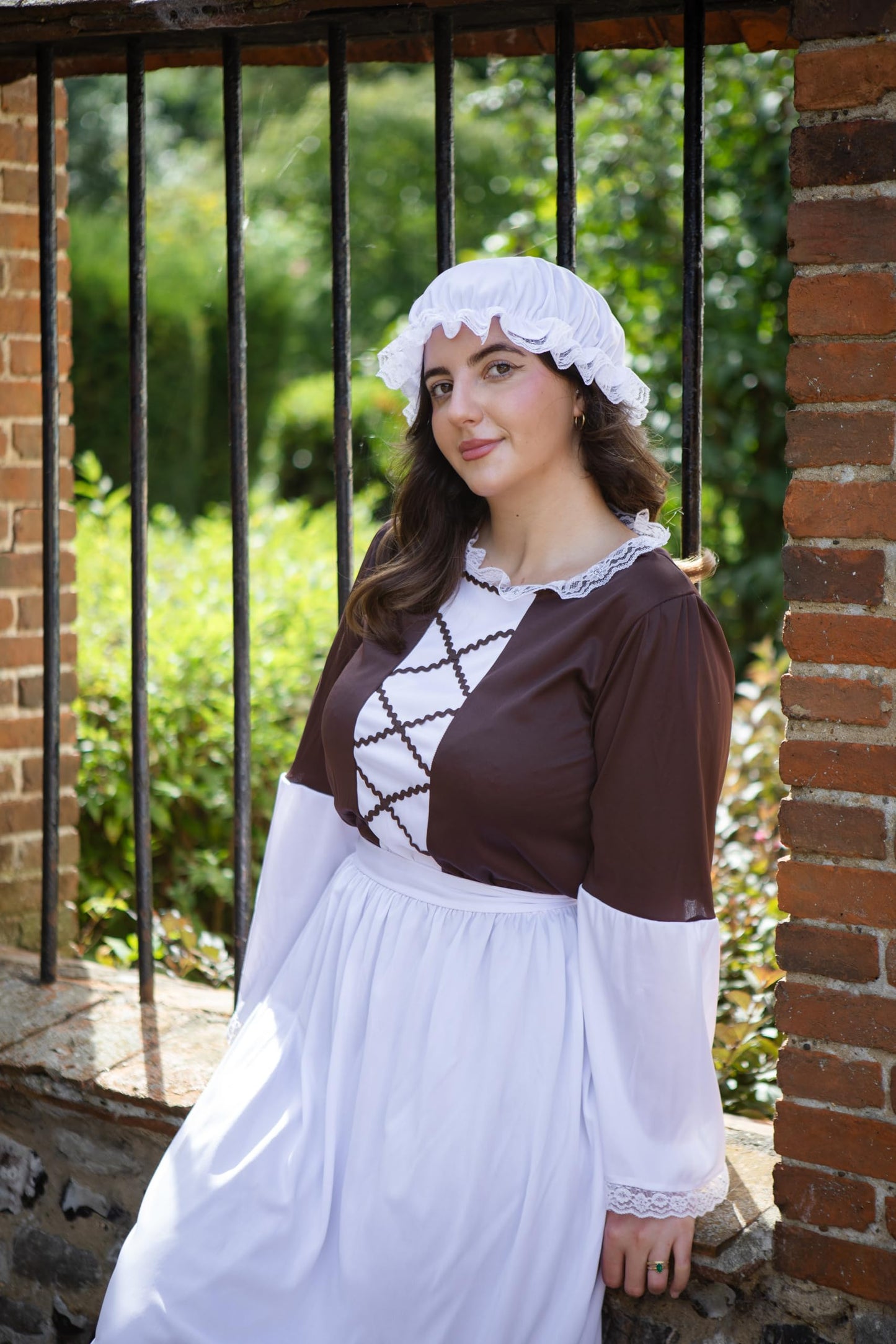 Ladies Tudor Maid Costume - XLarge - Including Brown Long Dress With Detailing on the Sleeve + White Apron + White Mop Cap Perfect for Any Themed Fancy Dress Party