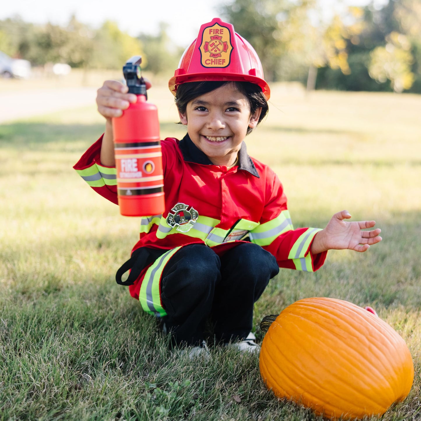 Melissa & Doug Kids Fireman Costume Role Play Toys | Fancy Dress for Children & Toddlers Halloween Costumes | Pretend Play Gifts for Kids Age 3 to 6