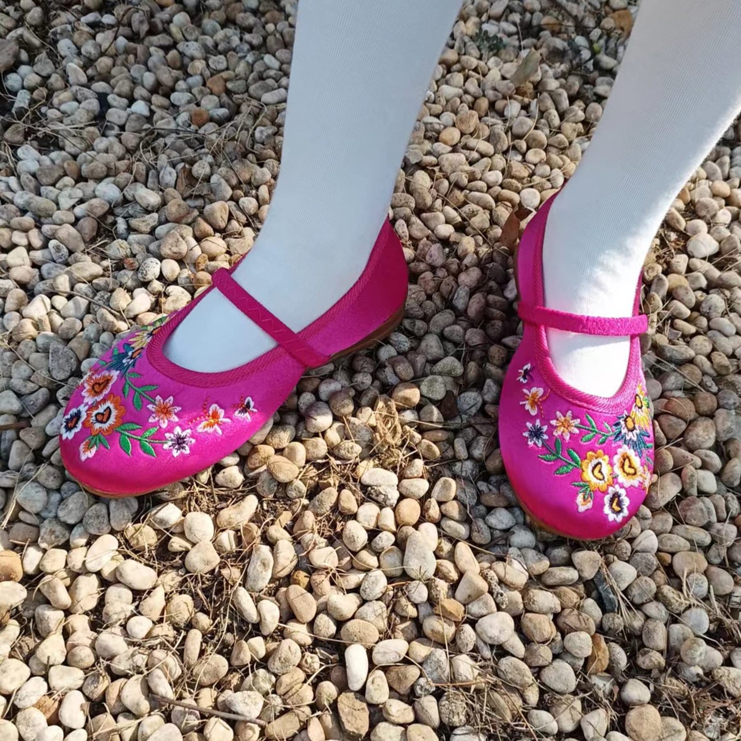 Encanto Mirabel Isabela Madrigal Shoes for Girls Halloween Cosplay Costume Dress Up Outfit Embroidery Mary-Jane Ballerina Flats Shoes Pink
